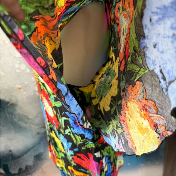 Jamsworld| Vintage Colorful Flutter Sleeve Blouse - Picture 6 of 8